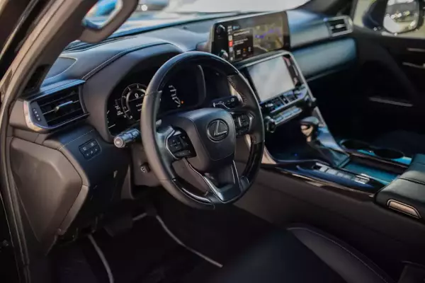 Lexus LX 600 ქირავდება საქართველოში
