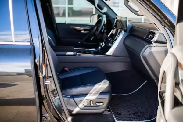 Lexus LX 600 ქირავდება საქართველოში