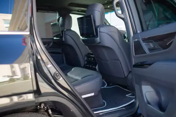 Lexus LX 600 ქირავდება საქართველოში