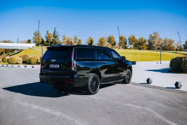 Cadillac Escalade ქირავდება საქართველოში