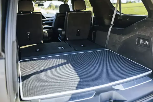Cadillac Escalade ქირავდება საქართველოში
