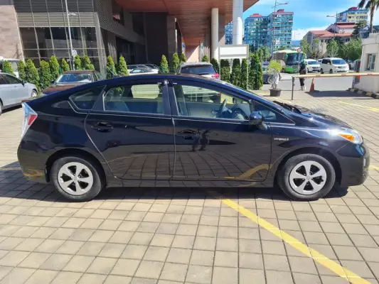 Toyota Prius for rent in Sarpi