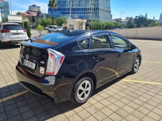 Toyota Prius for rent in Sarpi