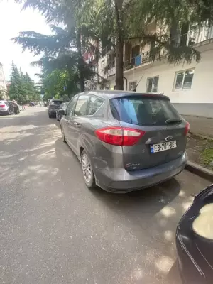 Ford C-Max ქირავდება საქართველოში