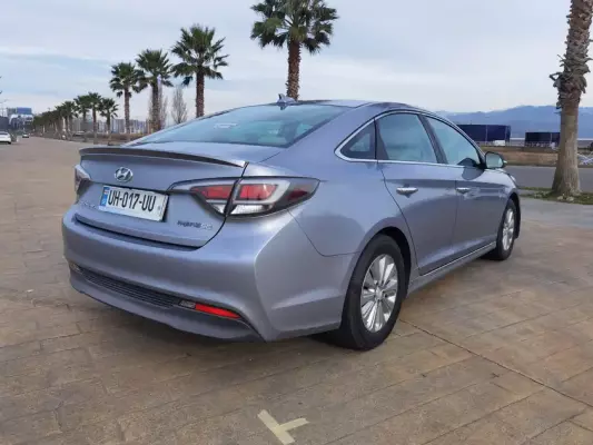 Hyundai Sonata ქირავდება საქართველოში