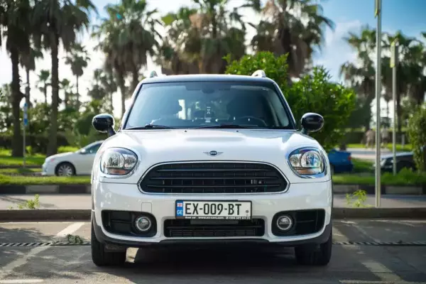 Mini Countryman ქირავდება საქართველოში