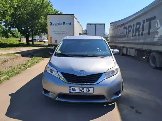 Toyota Sienna ქირავდება საქართველოში