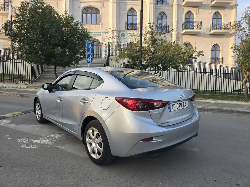 Mazda 3 ქირავდება შეკვეთილში