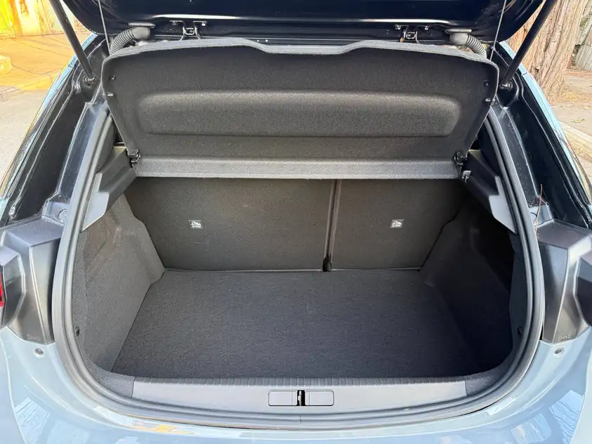 Opel Corsa ქირავდება საქართველოში