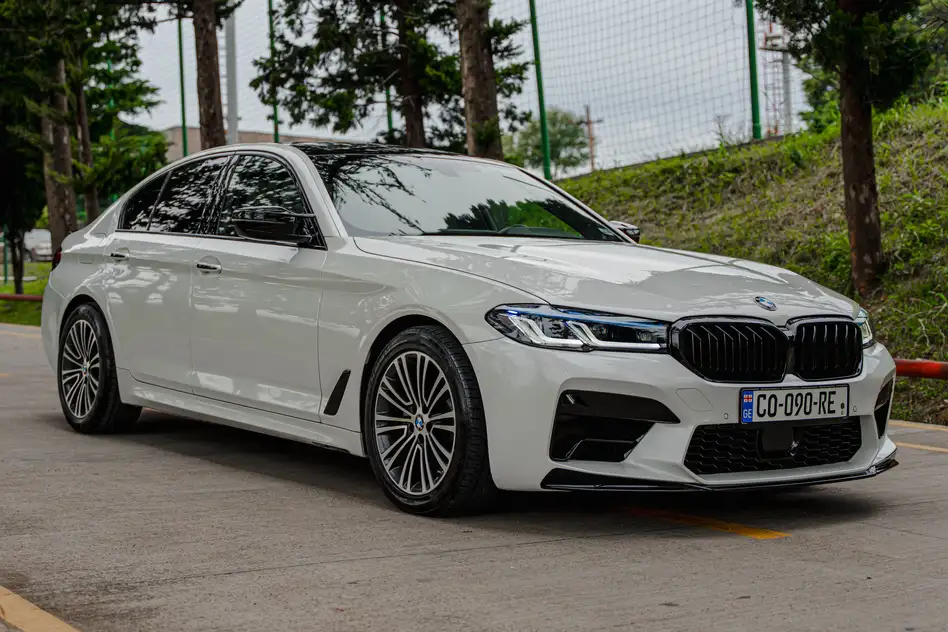 BMW 540i ქირავდება გუდაური -ში