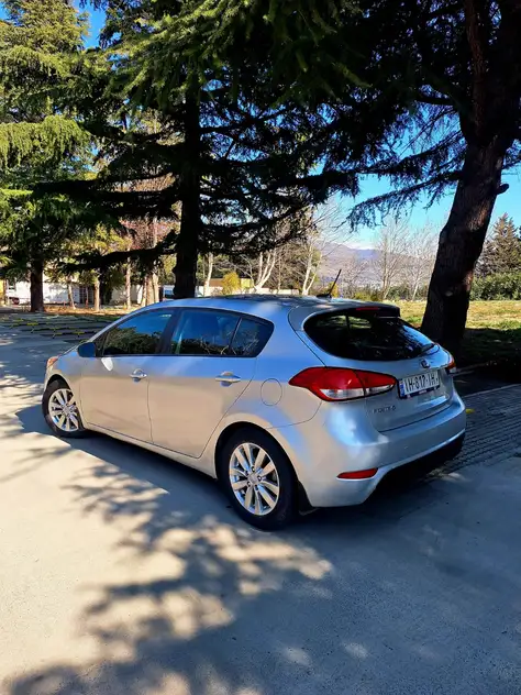 KIA Forte ქირავდება საქართველოში