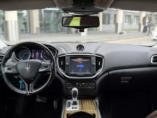 Maserati Ghibli ქირავდება საქართველოში