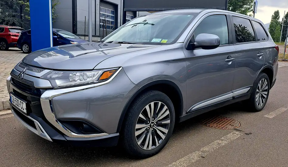 Mitsubishi Outlander ქირავდება ჩაქვში
