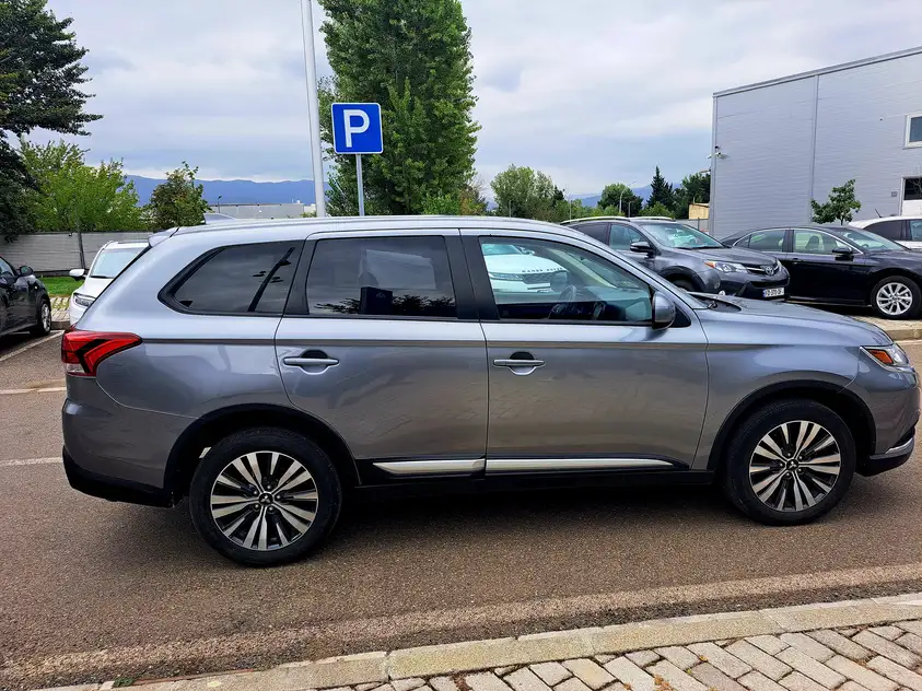 Mitsubishi Outlander ქირავდება ჩაქვში