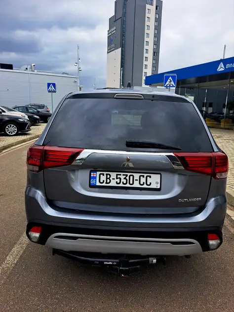 Mitsubishi Outlander ქირავდება ჩაქვში
