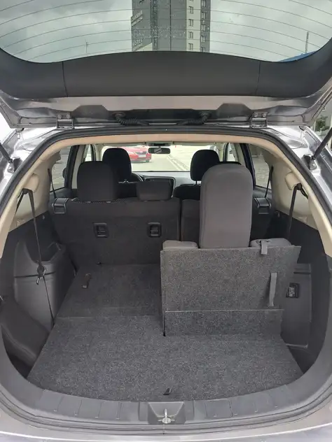 Mitsubishi Outlander ქირავდება ჩაქვში