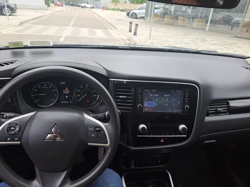 Mitsubishi Outlander ქირავდება ჩაქვში