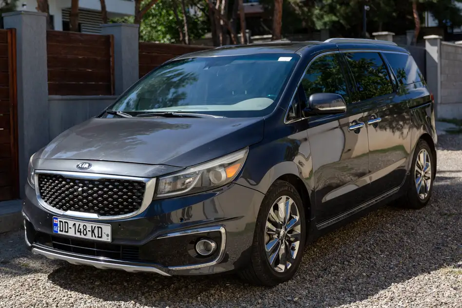 KIA Sedona ქირავდება საქართველოში