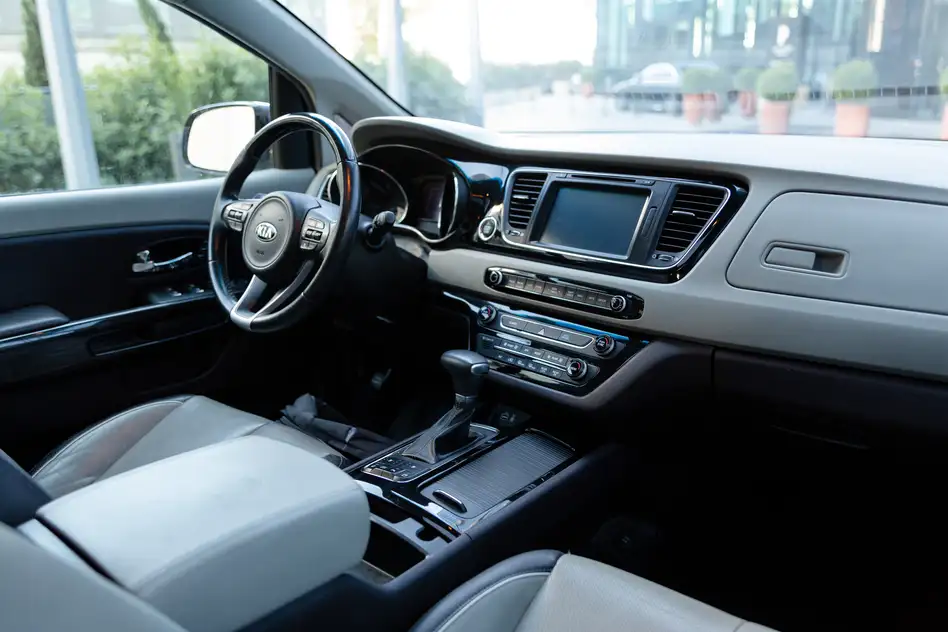 KIA Sedona for rent in Sarpi