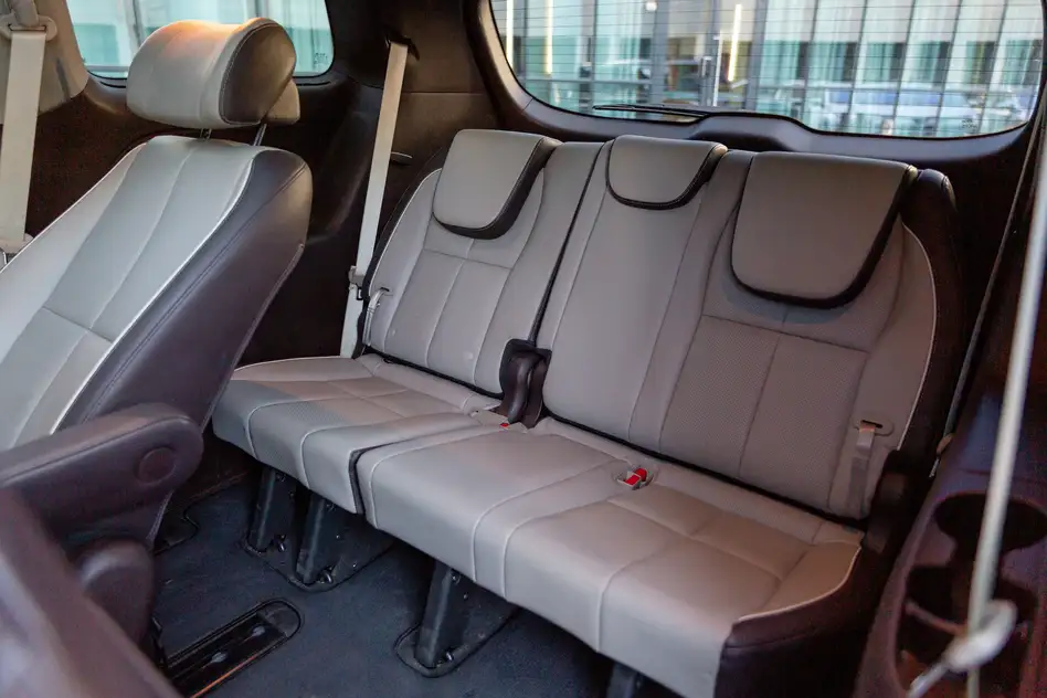 KIA Sedona for rent in Sarpi