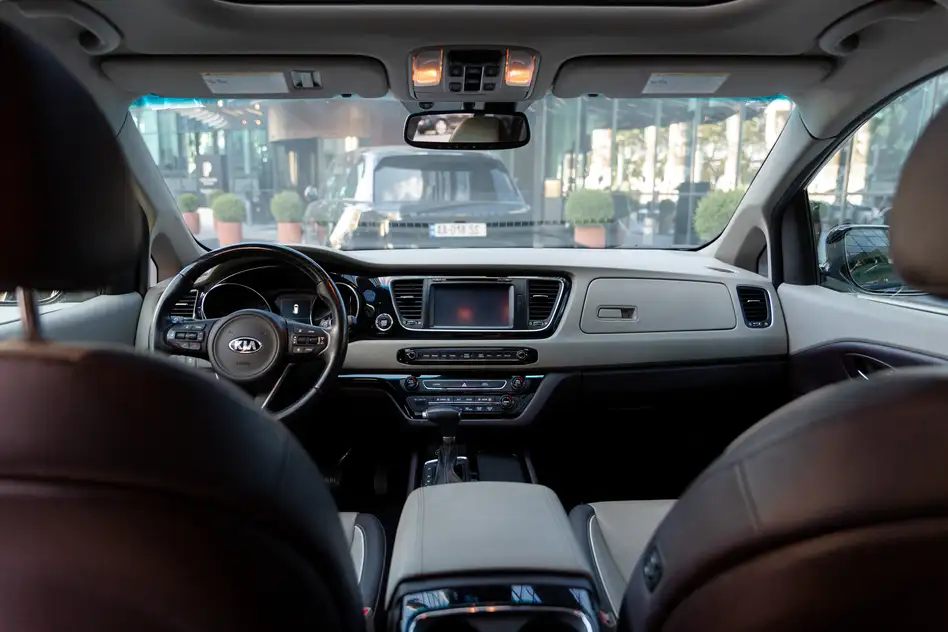 KIA Sedona for rent in Sarpi