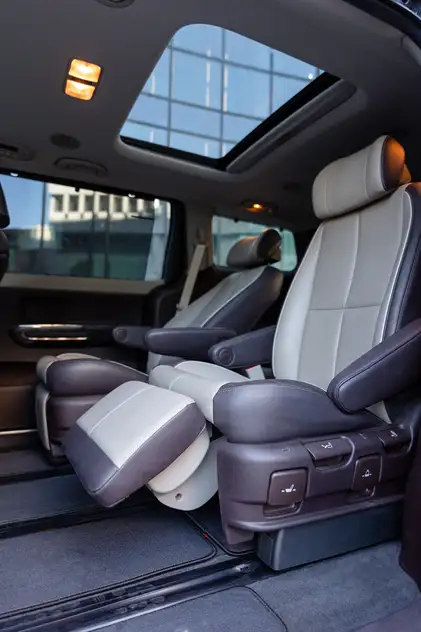 KIA Sedona for rent in Sarpi