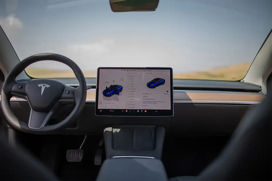 Tesla Model 3 ქირავდება ჩაქვში