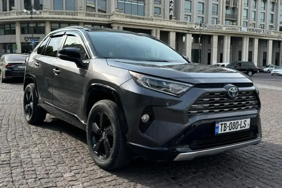 Toyota RAV4 ქირავდება საქართველოში