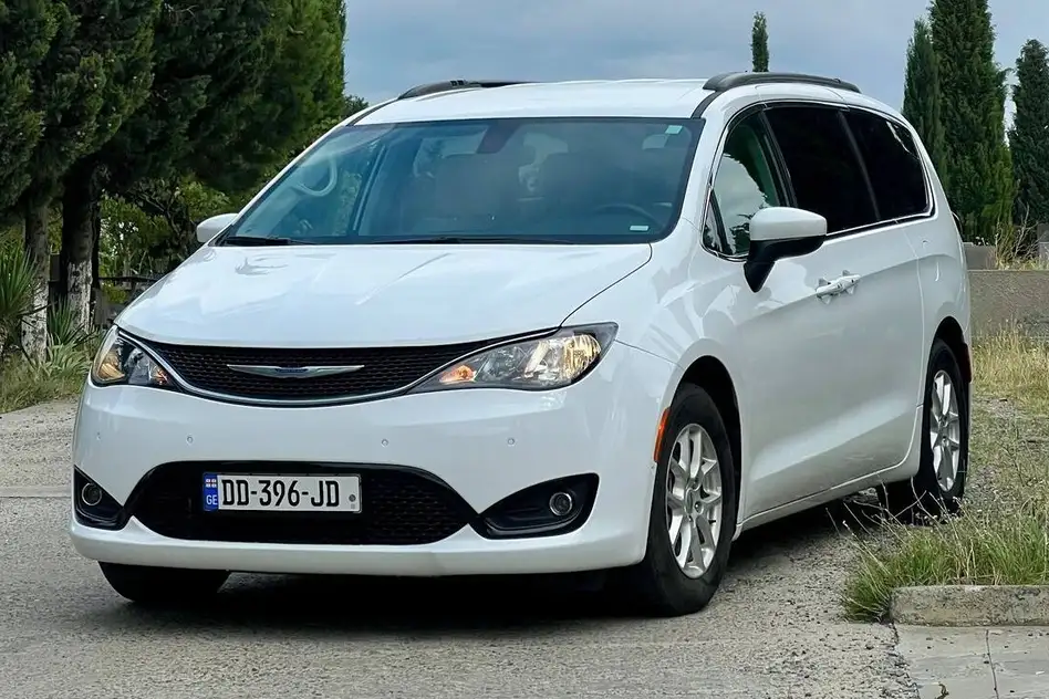 Chrysler Voyager ქირავდება საქართველო -ში