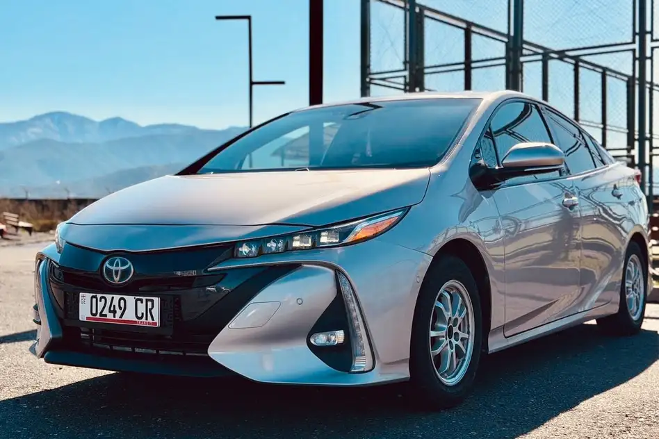 Toyota Prius ქირავდება საქართველოში