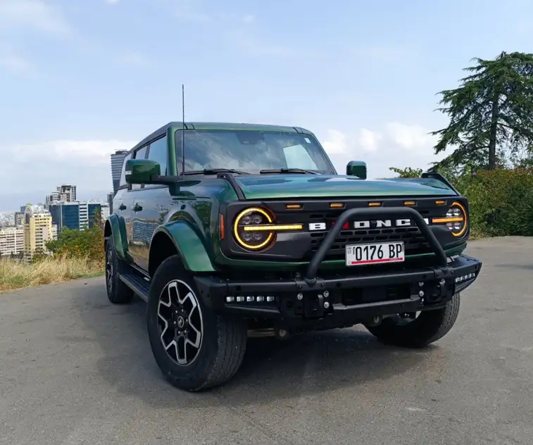Ford Bronco for rent in Senaki