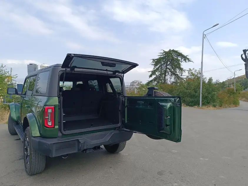 Ford Bronco for rent in Senaki