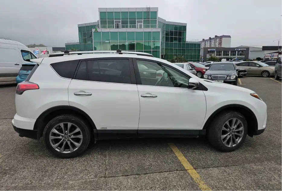 Toyota RAV4 для аренды в Шекветили