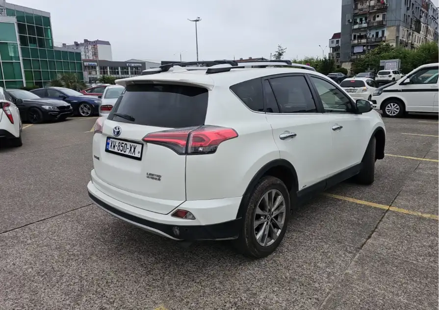 Toyota RAV4 для аренды в Шекветили