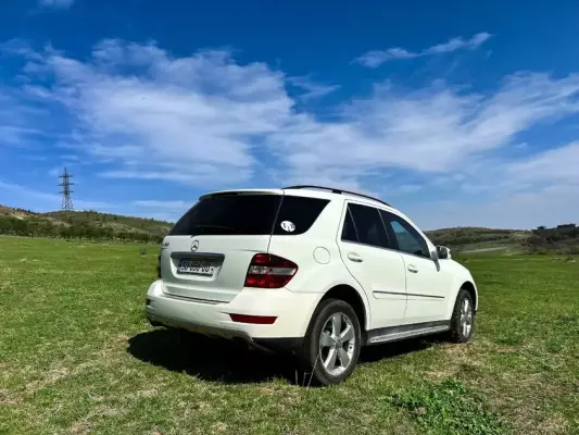 Mercedes ML 350 ქირავდება საქართველოში
