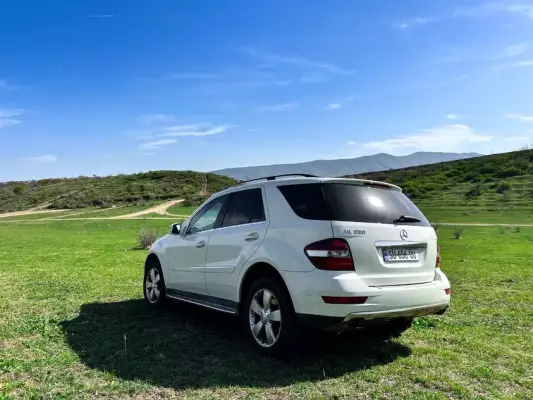 Mercedes ML 350 ქირავდება საქართველოში