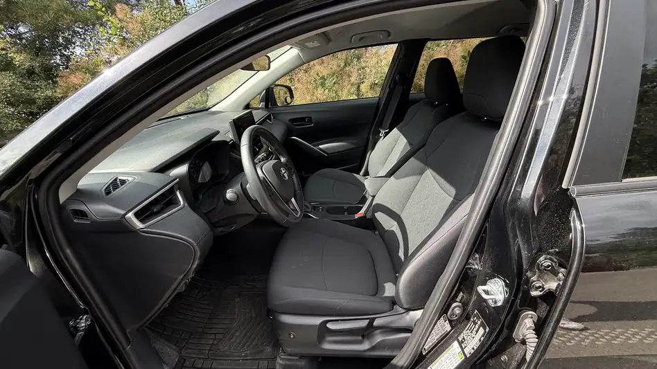 Toyota Corolla Cross ქირავდება ბორჯომში