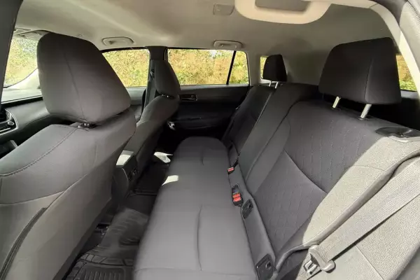 Toyota Corolla Cross ქირავდება ბორჯომში