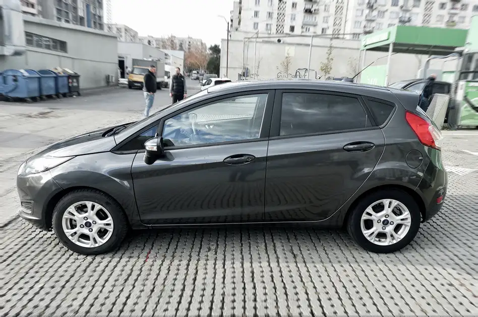Ford Fiesta ქირავდება ბათუმში