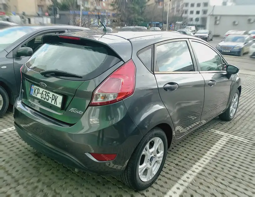 Ford Fiesta ქირავდება ბათუმში