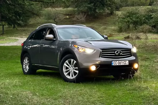 Infiniti QX70 ქირავდება საქართველო -ში