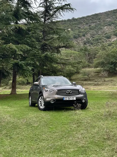 Infiniti QX70 для аренды в Грузии