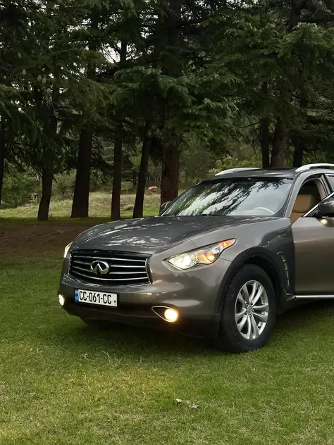 Infiniti QX70 для аренды в Грузии