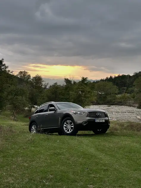 Infiniti QX70 для аренды в Грузии
