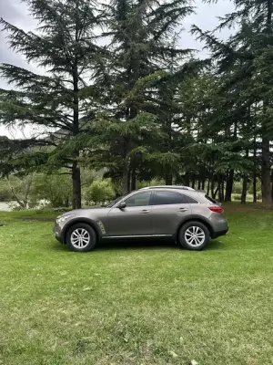 Infiniti QX70 для аренды в Грузии