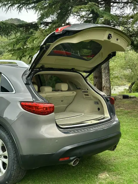 Infiniti QX70 для аренды в Грузии