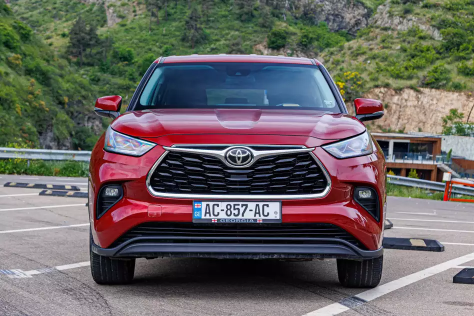 Toyota Highlander ქირავდება საქართველოში