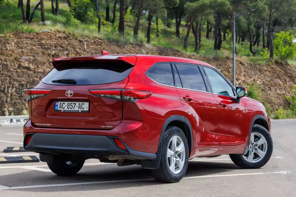 Toyota Highlander ქირავდება საქართველოში