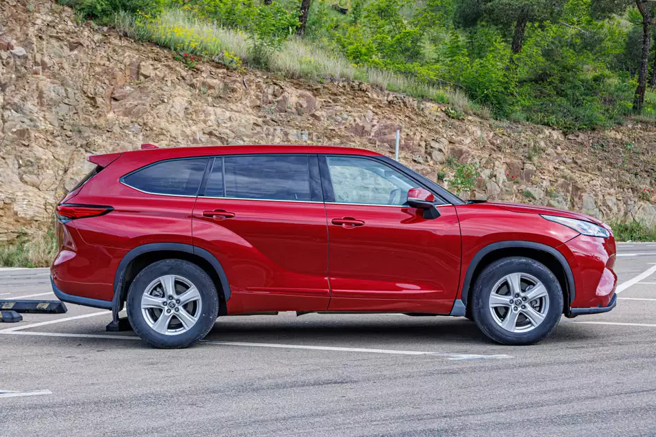 Toyota Highlander ქირავდება საქართველოში
