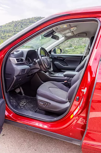 Toyota Highlander ქირავდება საქართველოში